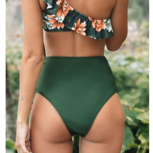 Cupshe Swimsuit, Green Bottoms, Size Medium - Picture 2 of 11
